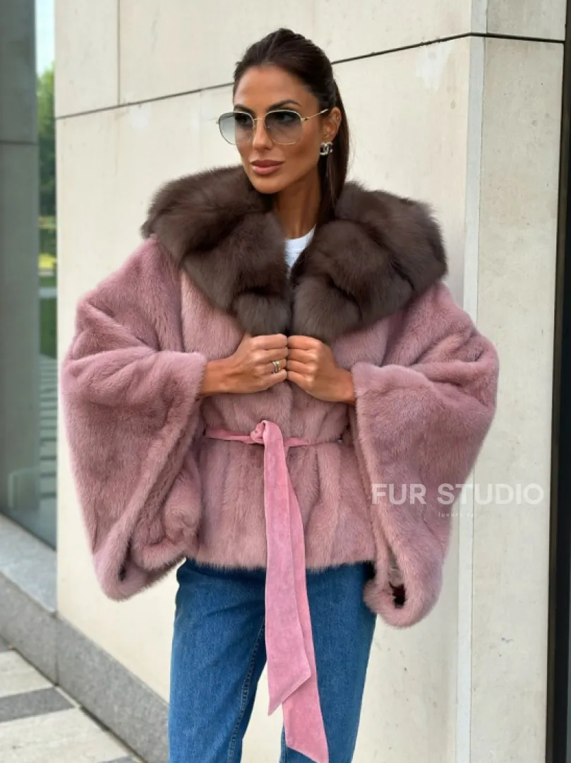 Пудра летучка из меха норки, капюшон куница