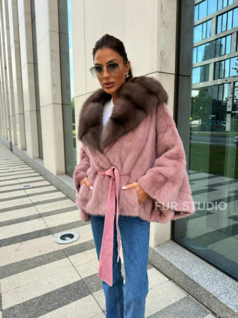 Пудра летучка из меха норки, капюшон куница