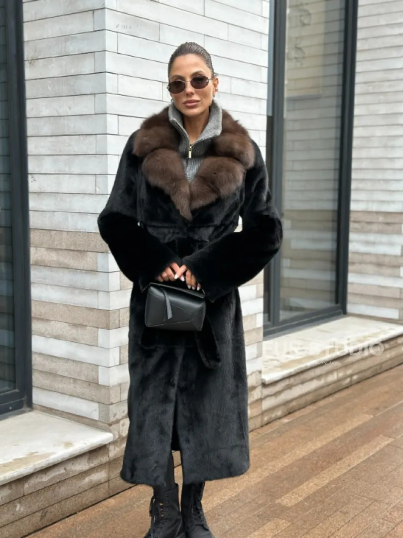 Шуба норковая Black Velvet c воротником из меха куницы