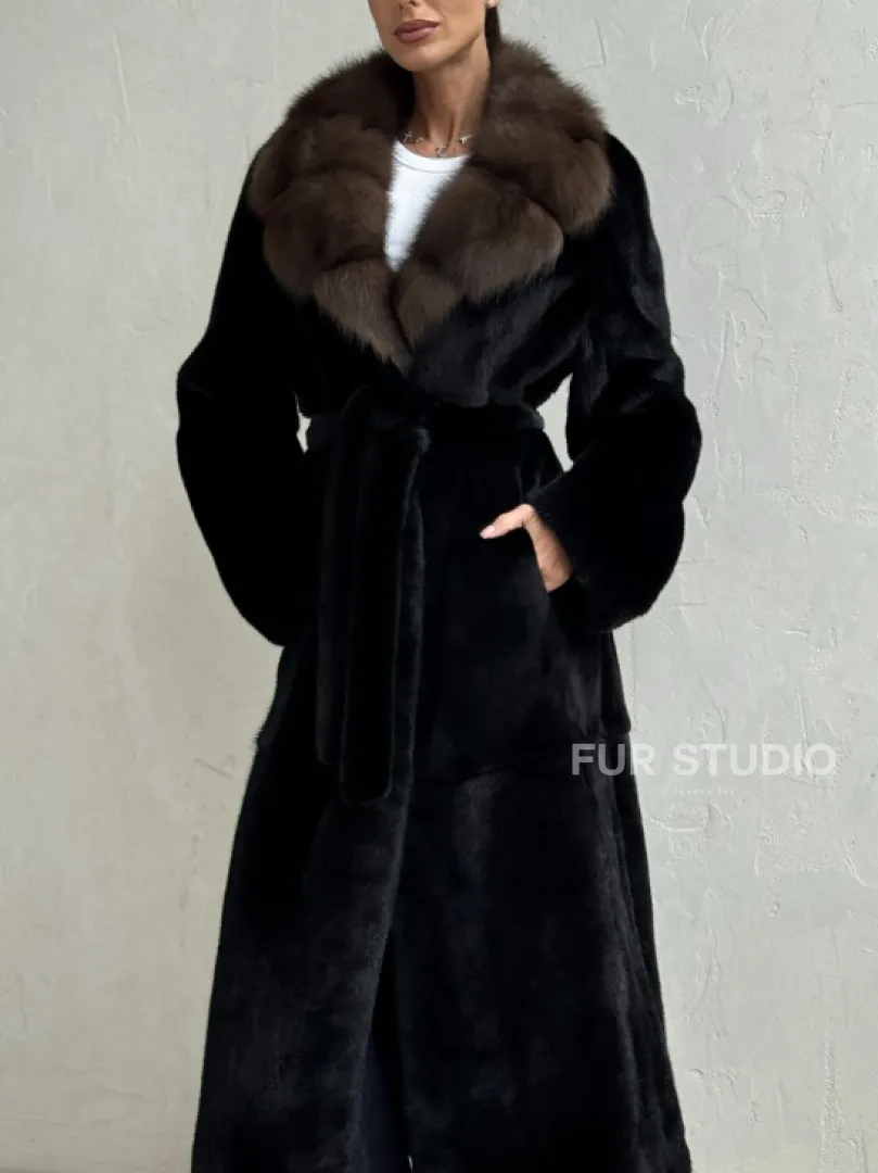 Шуба норковая Black Velvet c воротником из меха куницы