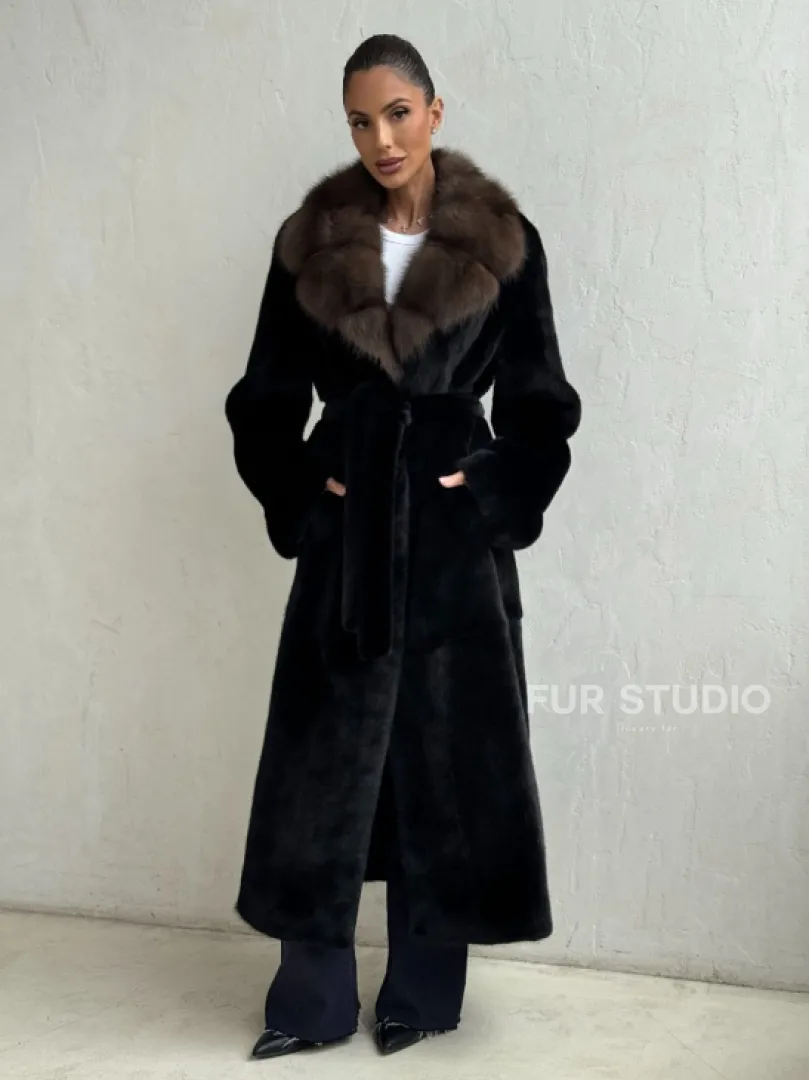 Шуба норковая Black Velvet c воротником из меха куницы