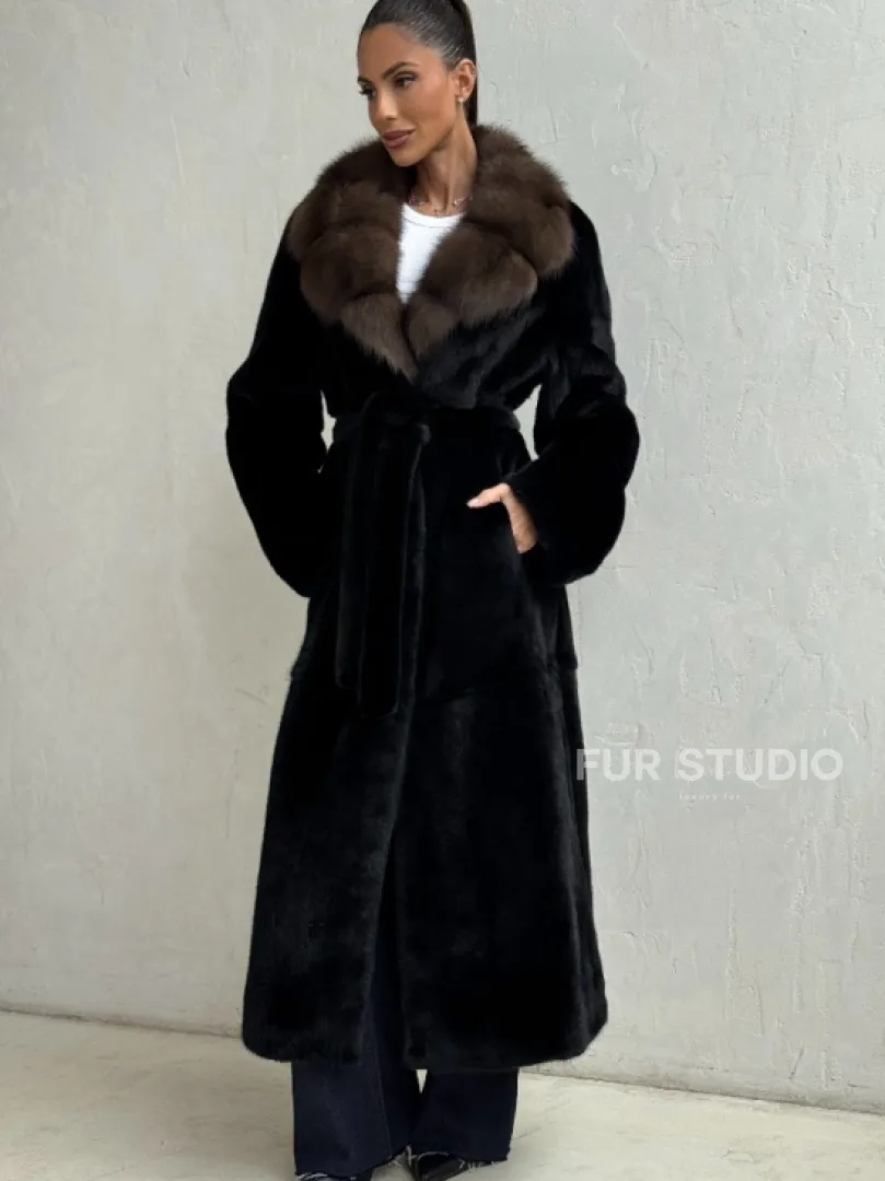 Шуба норковая Black Velvet c воротником из меха куницы