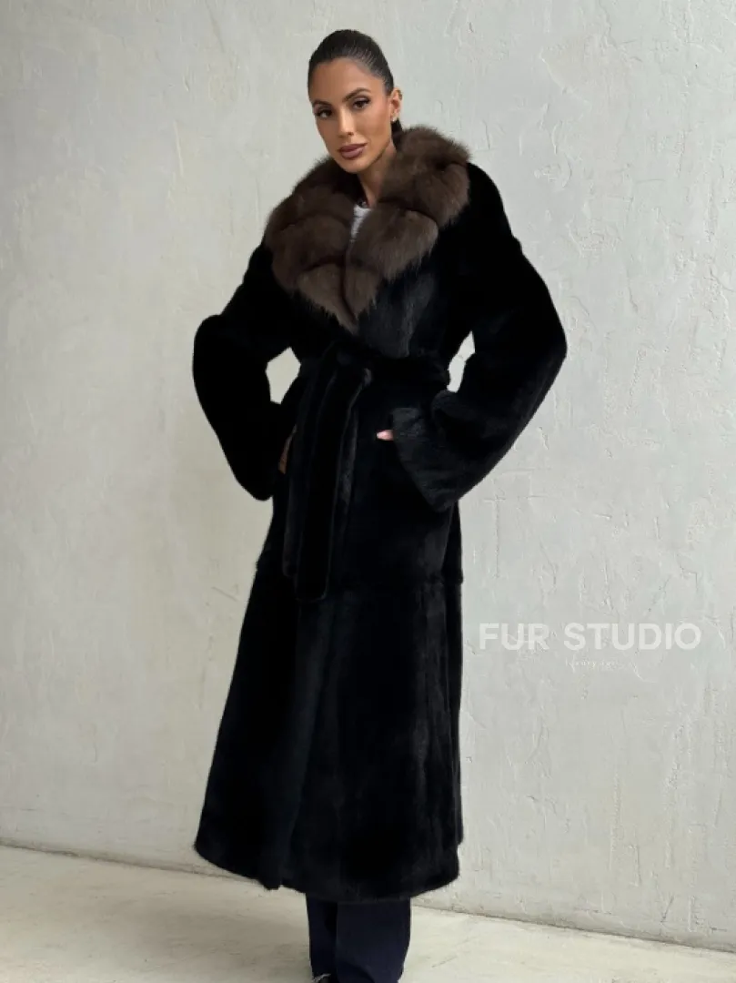 Шуба норковая Black Velvet c воротником из меха куницы