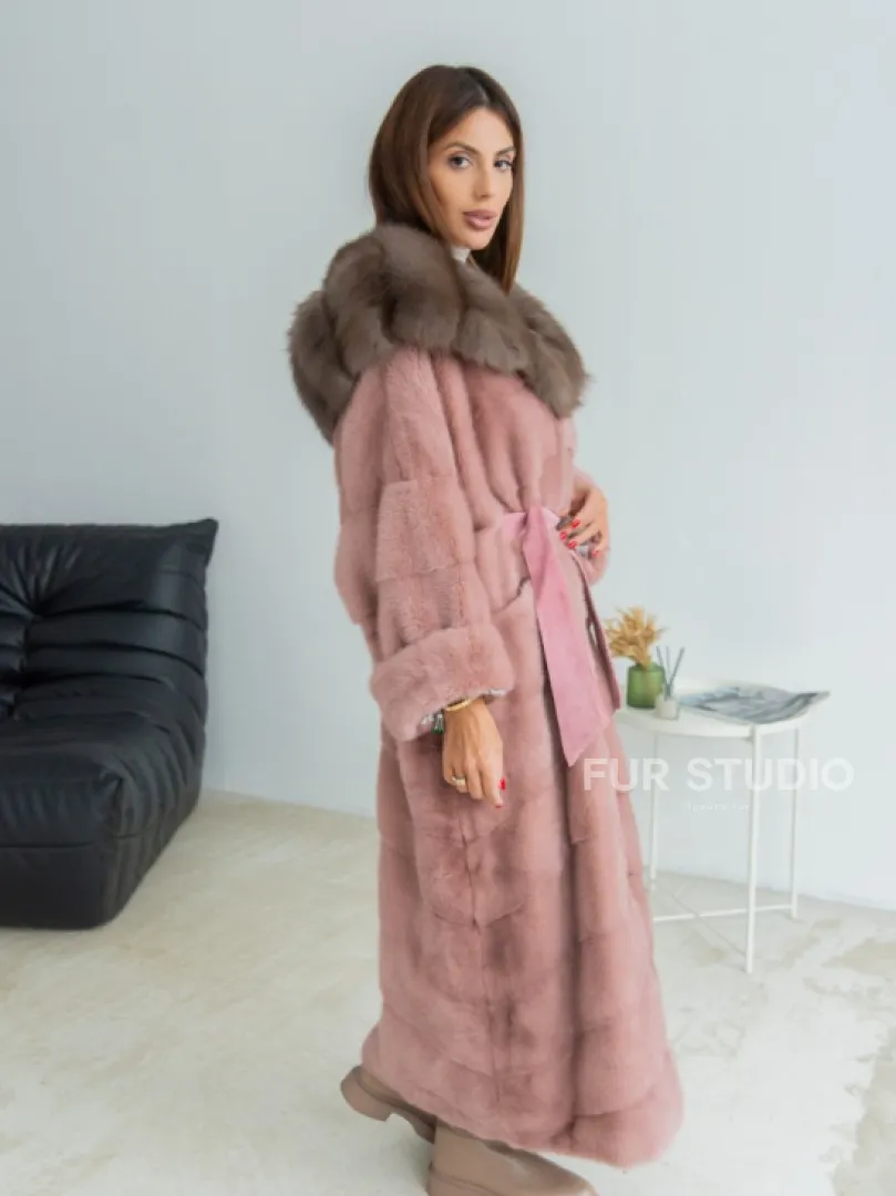 Удлиненная норковая шуба с капюшоном из меха куницы - цвет розовый фламинго