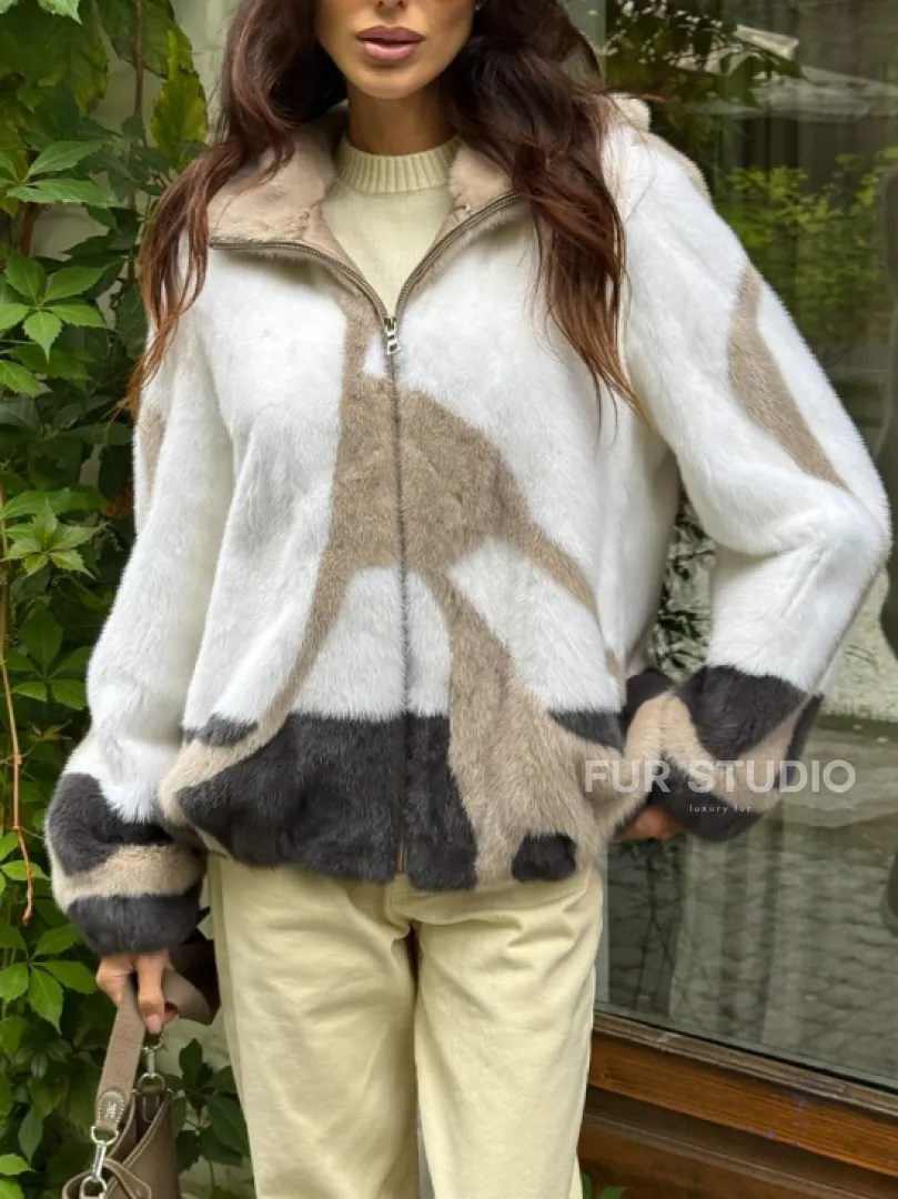 Стильная норковая куртка с капюшоном