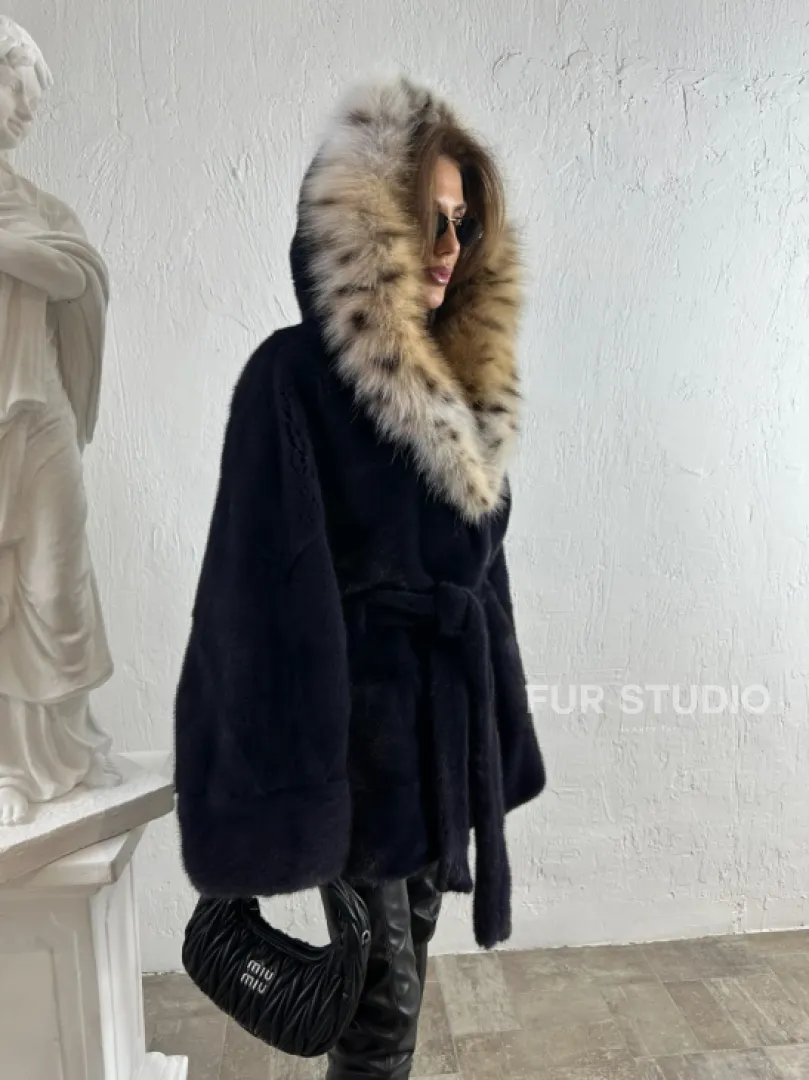 Летучая мышь норка с капюшоном из меха рыси - цвет инфинити