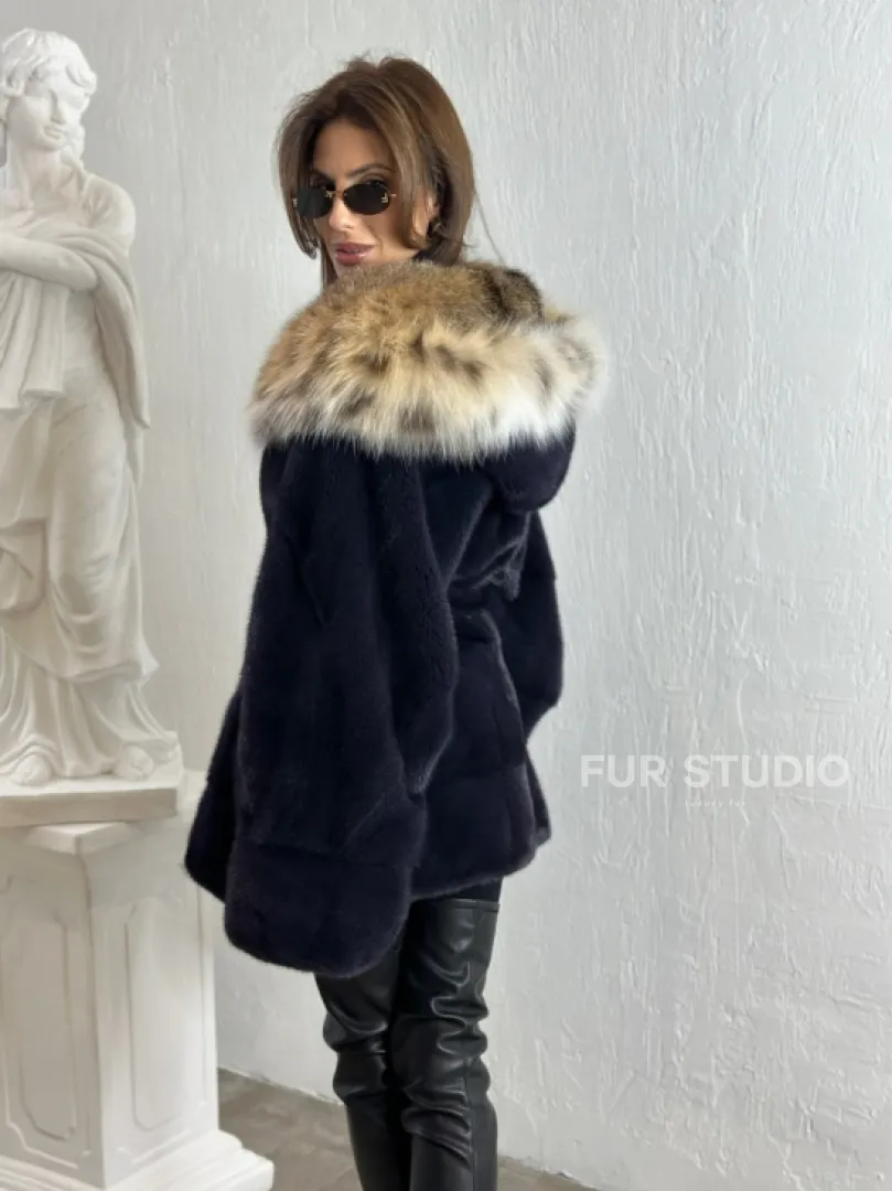 Летучая мышь норка с капюшоном из меха рыси - цвет инфинити