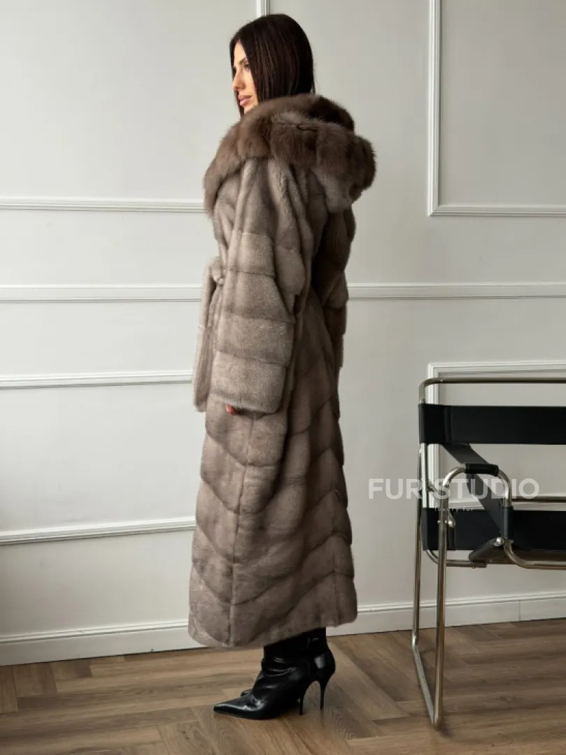 Шуба норковая с капюшоном куница - цвет светло-серый