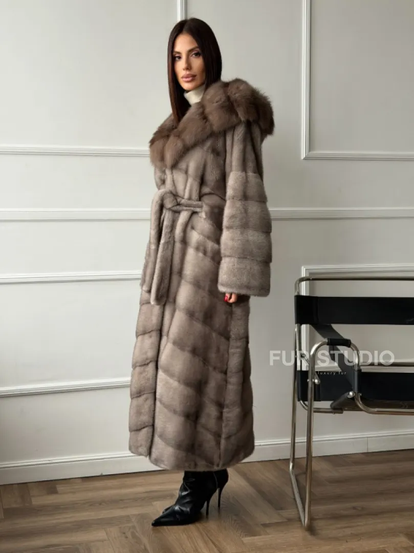 Шуба норковая с капюшоном куница - цвет светло-серый