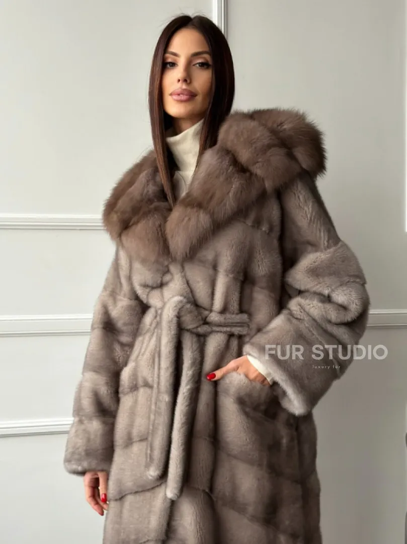 Шуба норковая с капюшоном куница - цвет светло-серый