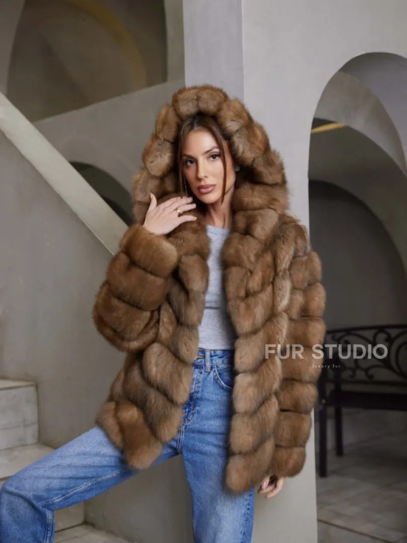 Шуба из куницы с капюшоном