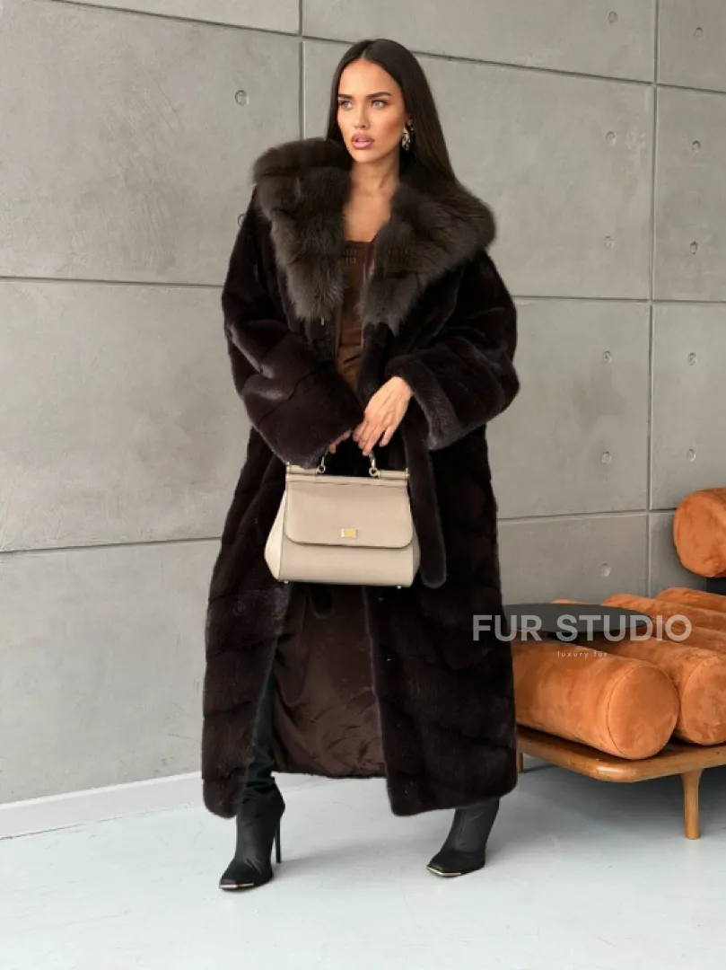 Шуба норковая с капюшоном из меха куницы - цвет уголь