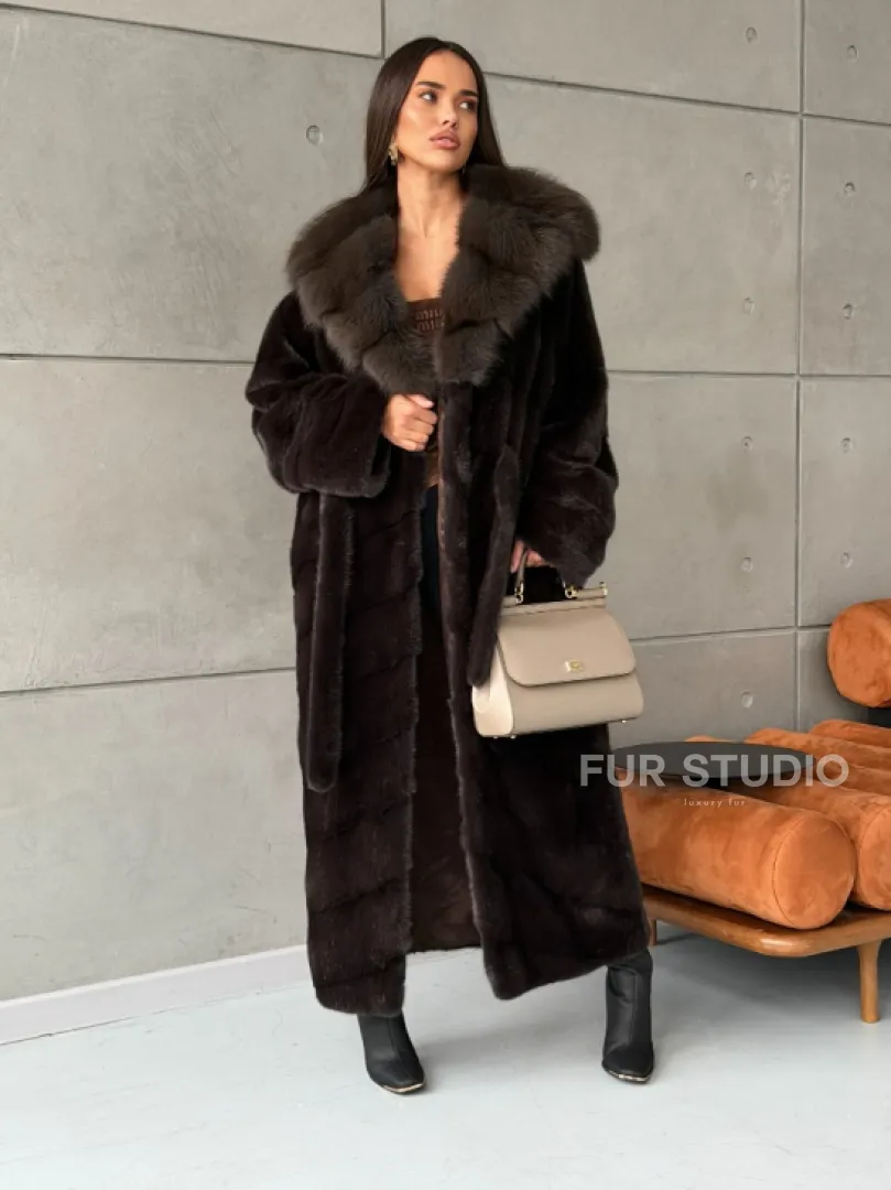 Шуба норковая с капюшоном из меха куницы - цвет уголь