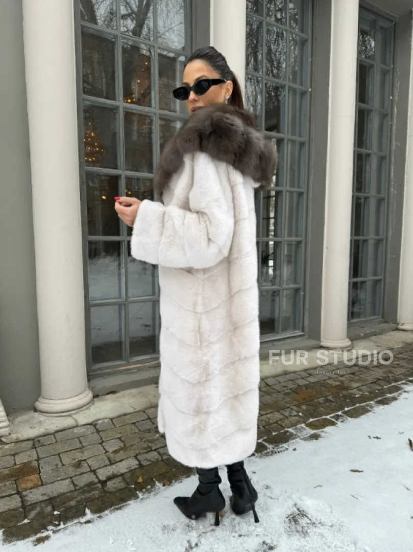 Норковое кимоно с капюшоном из меха куницы - цвет жемчуг