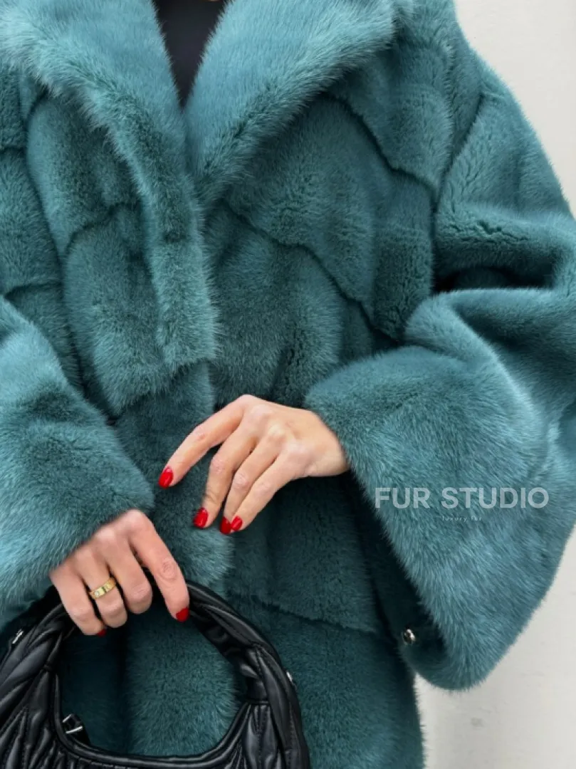 Шуба из меха норки в стиле Oversize - цвет тиффани