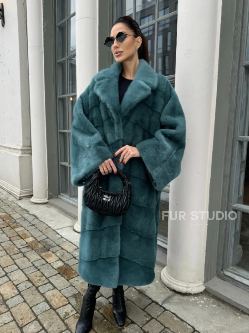 Шуба из меха норки в стиле Oversize - цвет тиффани