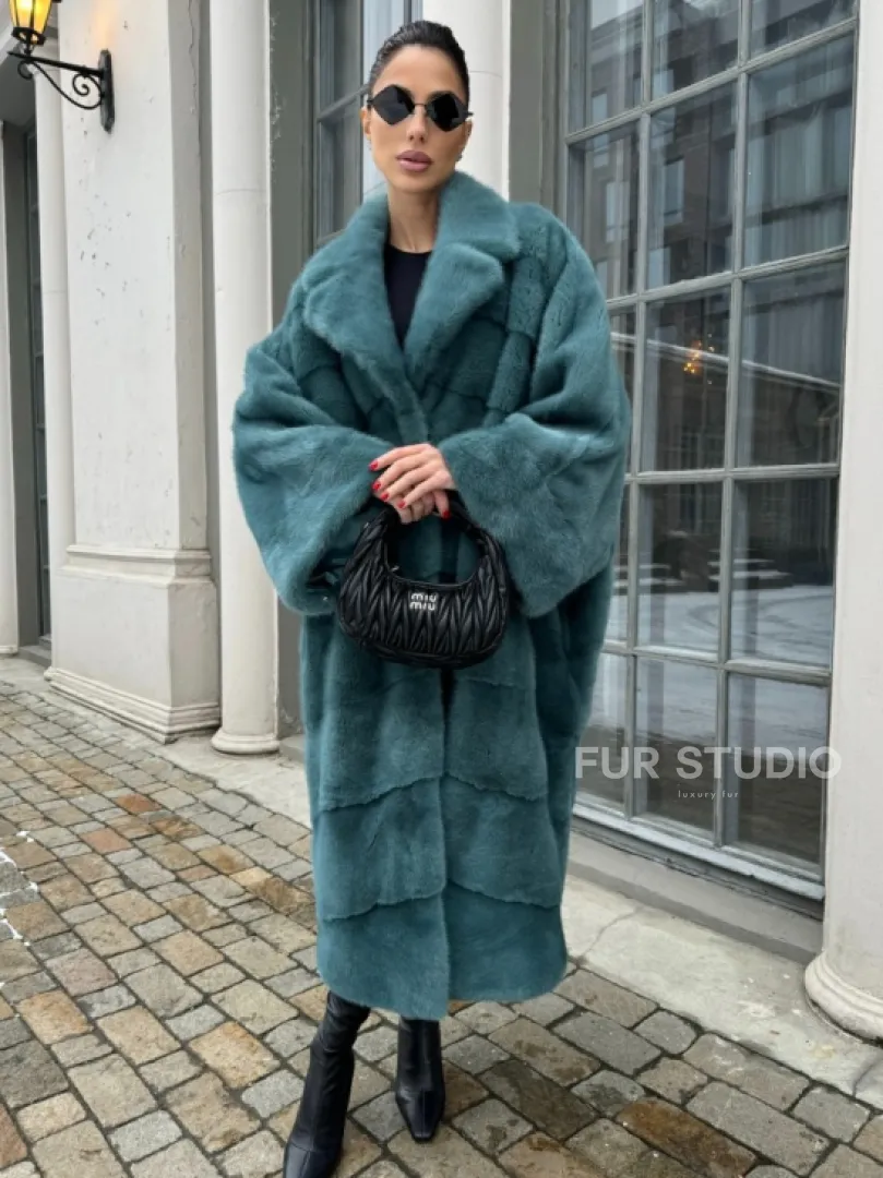 Шуба из меха норки в стиле Oversize - цвет тиффани