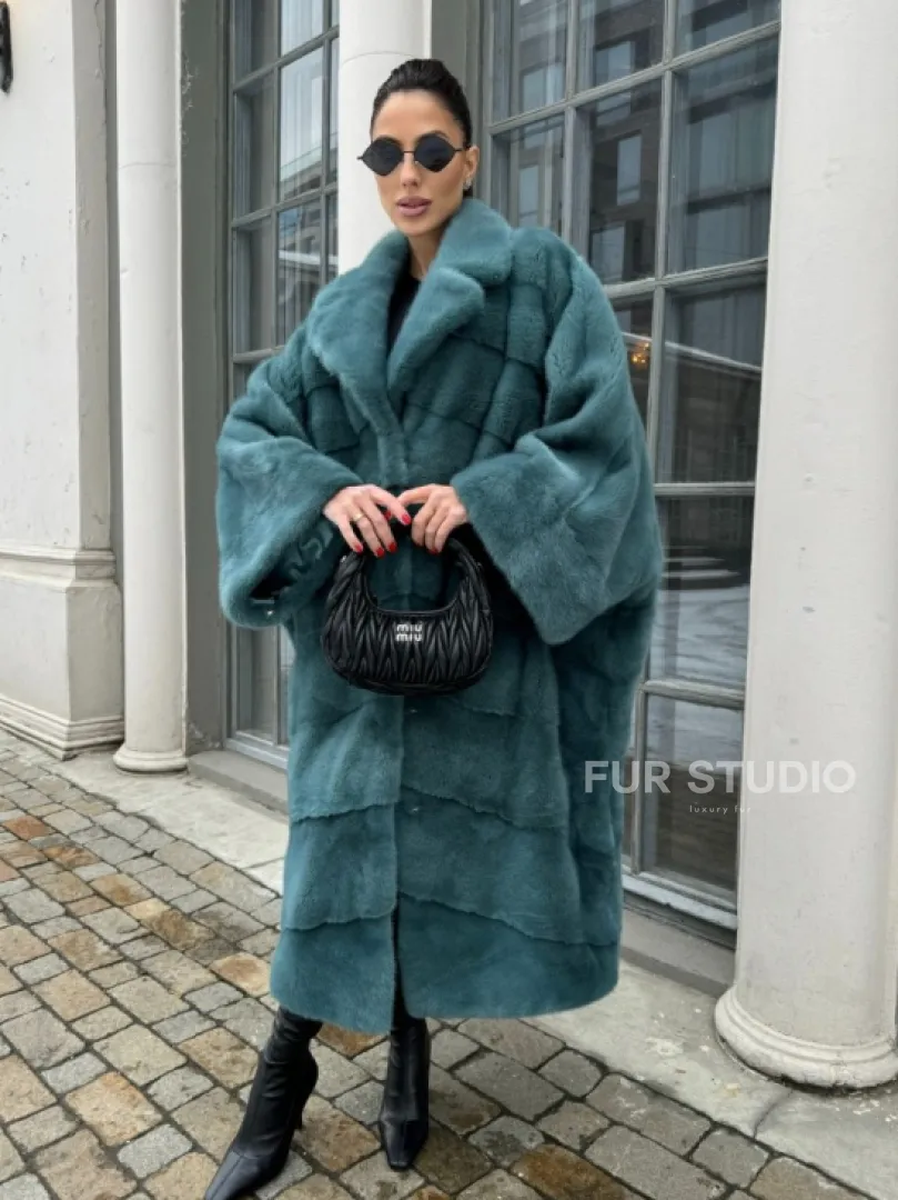 Шуба из меха норки в стиле Oversize - цвет тиффани