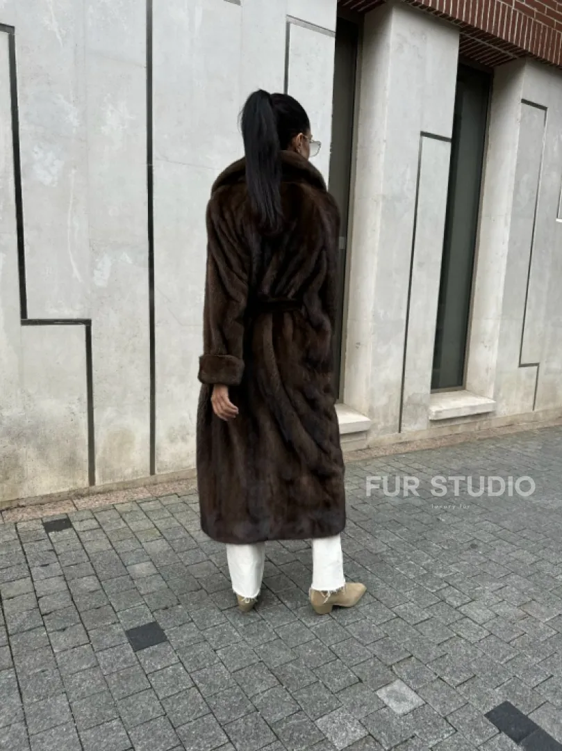 Женская винтажная шуба из аукционного меха норки Saga Furs