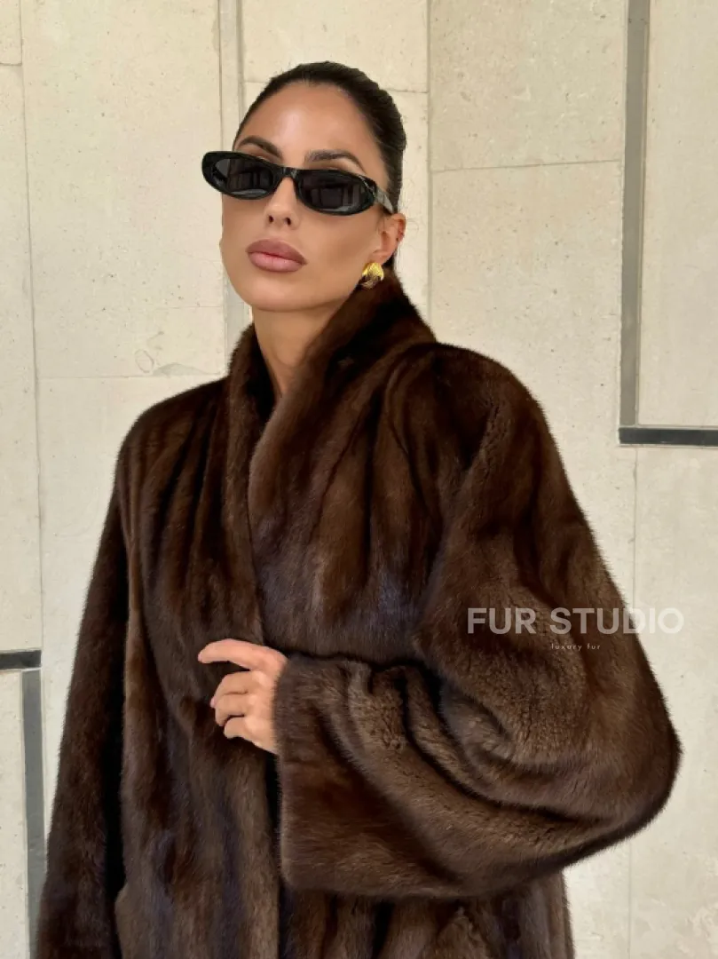 Шуба из скандинавской норки SAGA FURS в винтажном стиле