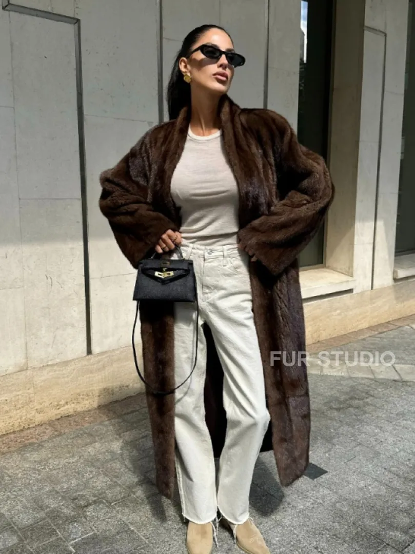 Шуба из скандинавской норки SAGA FURS в винтажном стиле