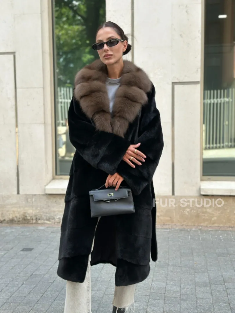 Черная шуба BLACK NAFA с английским воротником из куницы