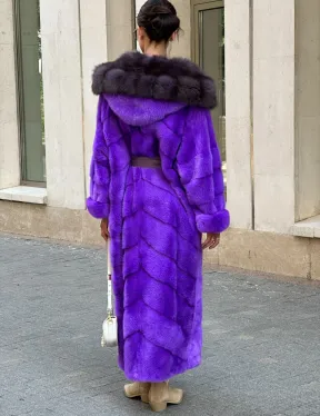Шуба из аукционной норки с капюшоном из меха куницы - фиолетовый
