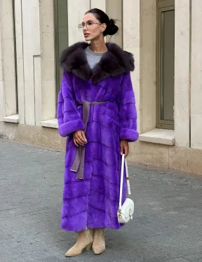 Шуба из аукционной норки с капюшоном из меха куницы - фиолетовый