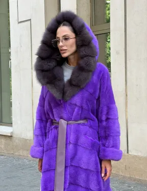 Шуба из аукционной норки с капюшоном из меха куницы - фиолетовый