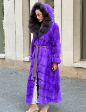 Шуба из аукционной норки с капюшоном из меха куницы - фиолетовый