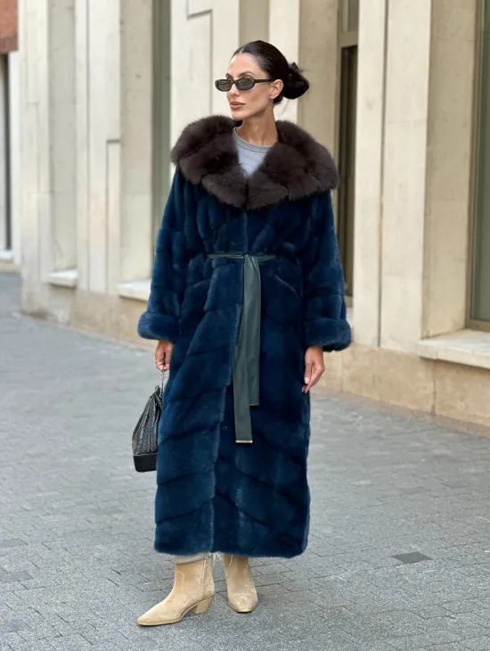 Удлиненная норковая шуба с капюшоном из куницы - цвет аквамарин