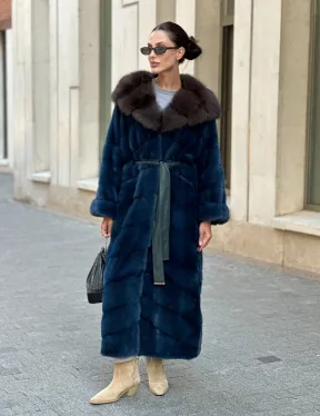 Удлиненная норковая шуба с капюшоном из куницы - цвет аквамарин