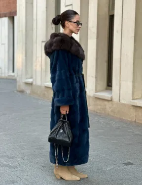 Удлиненная норковая шуба с капюшоном из куницы - цвет аквамарин