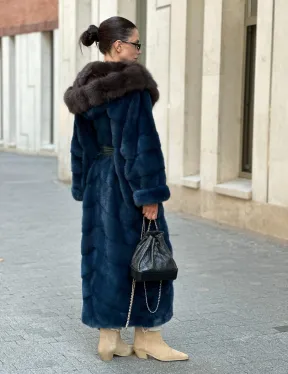 Удлиненная норковая шуба с капюшоном из куницы - цвет аквамарин