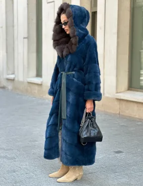 Удлиненная норковая шуба с капюшоном из куницы - цвет аквамарин