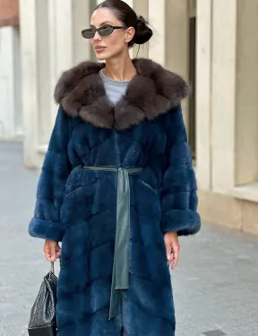 Удлиненная норковая шуба с капюшоном из куницы - цвет аквамарин