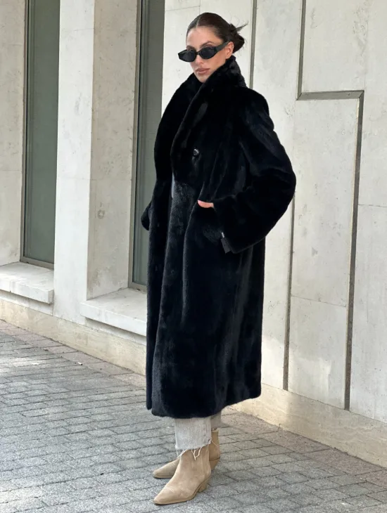 Черная шуба пальто из меха норки Saga furs