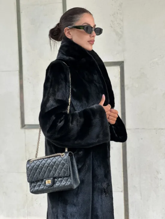 Черная шуба пальто из меха норки Saga furs