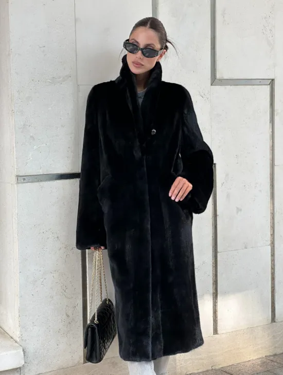 Черная шуба пальто из меха норки Saga furs