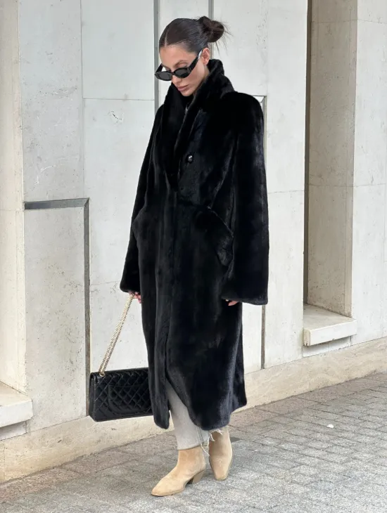 Черная шуба пальто из меха норки Saga furs