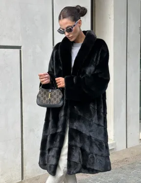 Шуба из скандинавского меха норки Saga furs с шалевым воротником