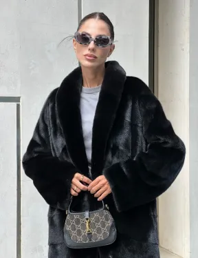 Шуба из скандинавского меха норки Saga furs с шалевым воротником