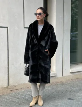 Шуба из скандинавского меха норки Saga furs с шалевым воротником