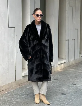 Шуба из скандинавского меха норки Saga furs с шалевым воротником