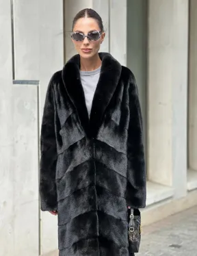 Шуба из скандинавского меха норки Saga furs с шалевым воротником