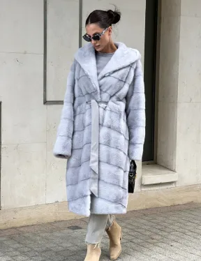 Эффектное пальто - шуба с капюшоном из меха голубой норки