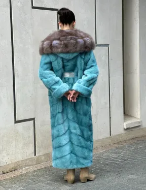 Удлиненная норковая шуба с капюшоном из меха куницы - цвет Тиффани