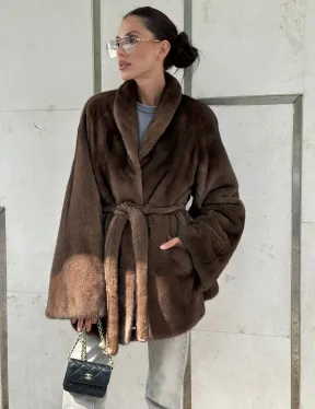 Шуба из меха Saga Furs в винтажном стиле средней длины