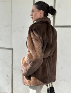 Шуба из меха Saga Furs в винтажном стиле средней длины