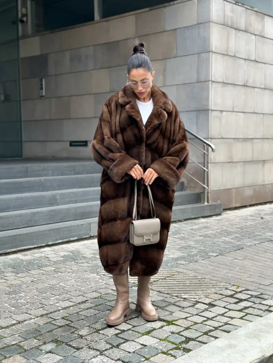 Шуба из меха норки английский воротник - цвет соболь